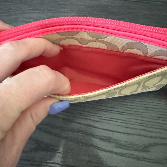 Coach Jacquard Signature Tan W/Coral Pink Trim Wallet - Picture 5 of 14